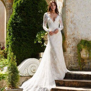 Allison Webb Prescott Wedding Gown Size 10 Lace Detachable Train